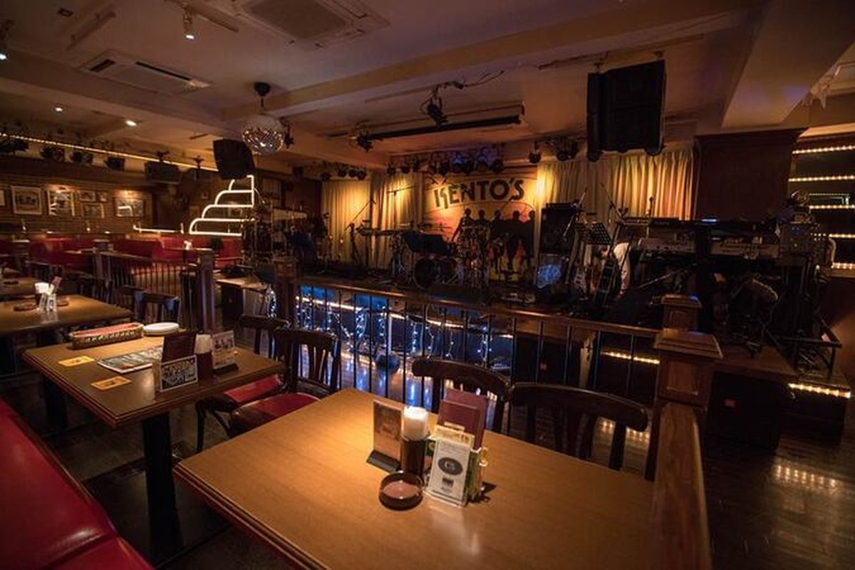 42431231_2000732636632312_1214