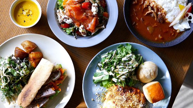 Cafe,Dining & Bar 104.5