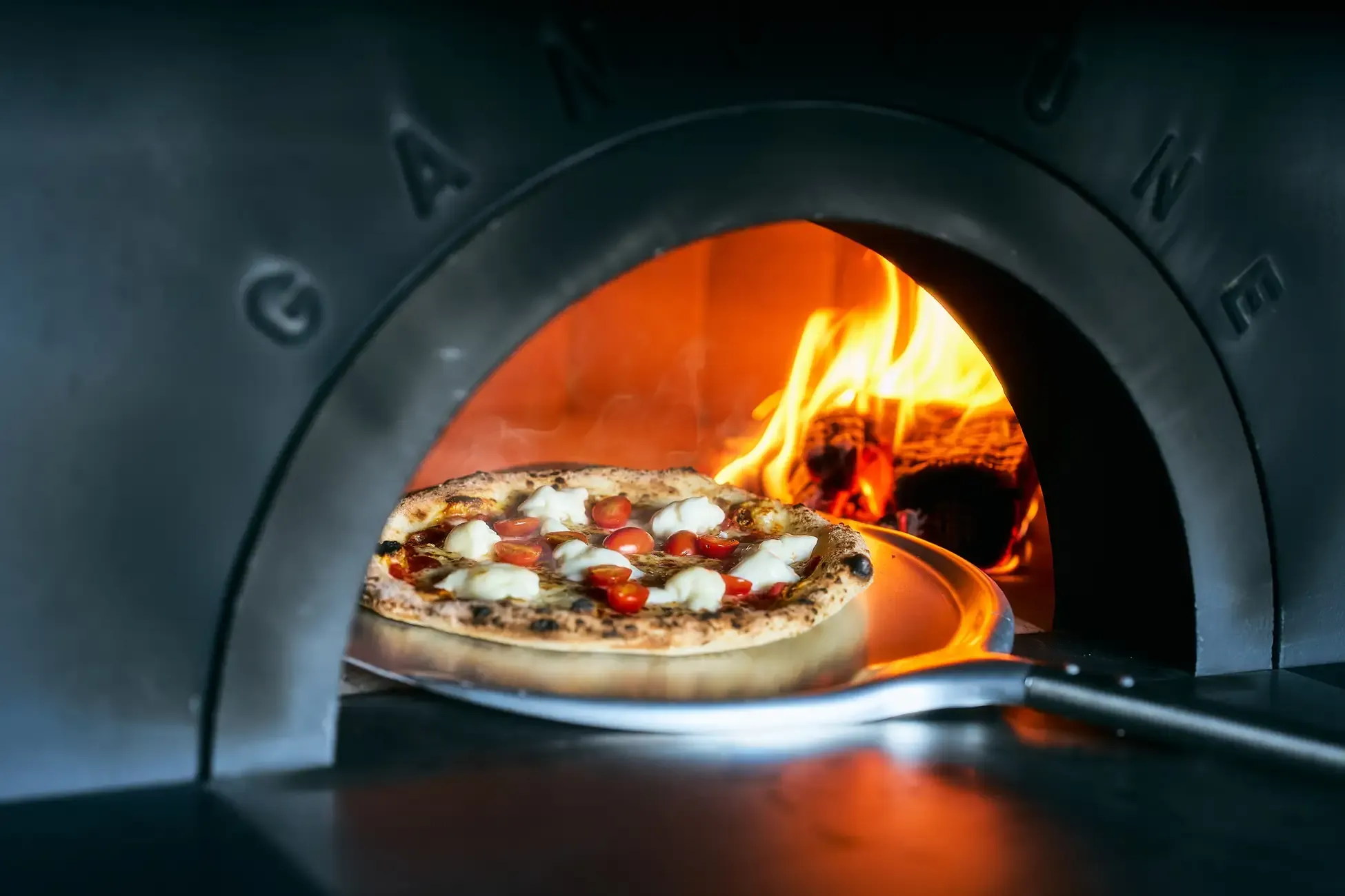 All-day dining "Kiln & Tonic"