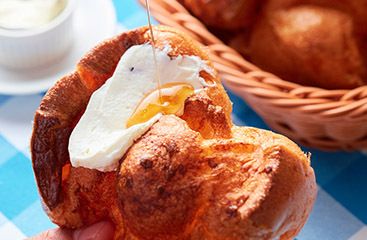 ●自家製パン　ポップオーバー　～塩ホイップクリームとメープルシロップ付き～