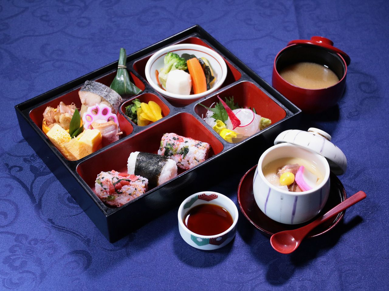 【ランチ】特製幕の内弁当