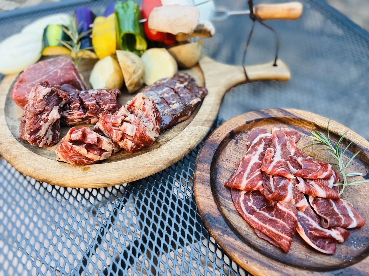 10時半～【昼-BBQ+テント付き】TFG特選牛肉5種（4時間制）【日帰り】