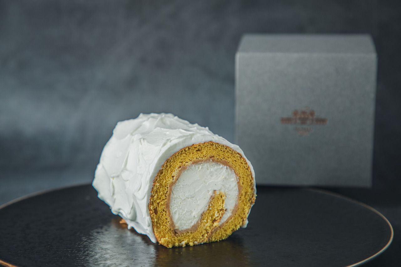 premium caramel roll