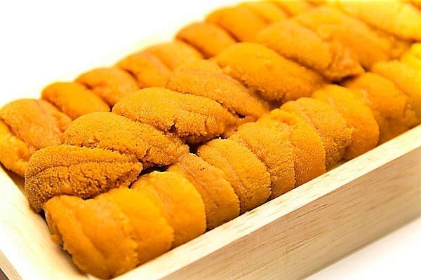 Il corso Sushi "OMAKASE" + "Uni (Riccio di mare)" include le bevande