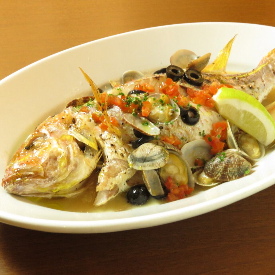 [For 4 or more people] The main course is seasonal fish aquapazza! Casual banquet course for 4 or more people.