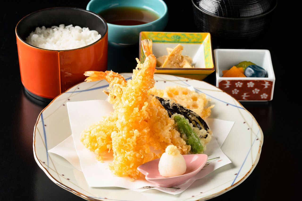 Shrimp and vegetable tempura set meal