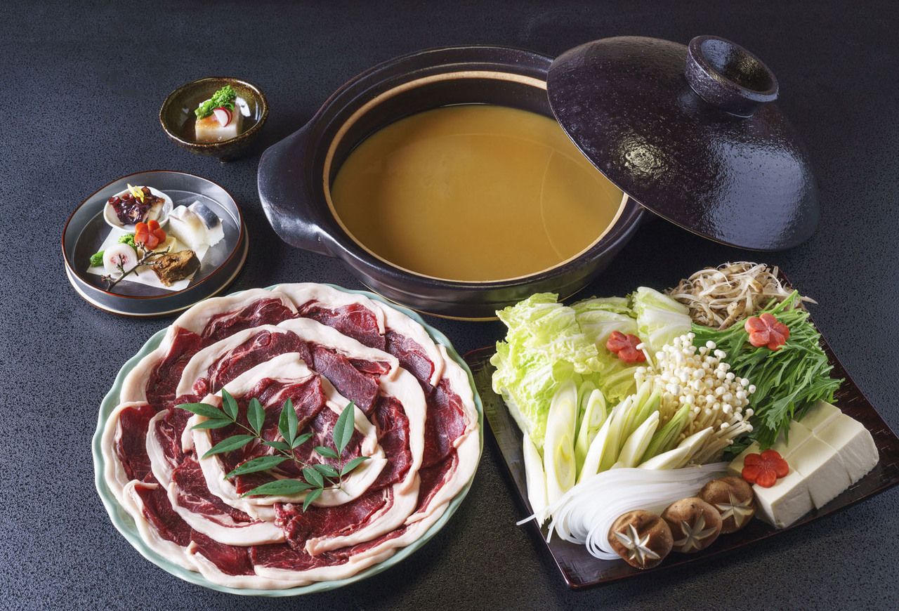 Botan hotpot (from December 1st to the end of March)