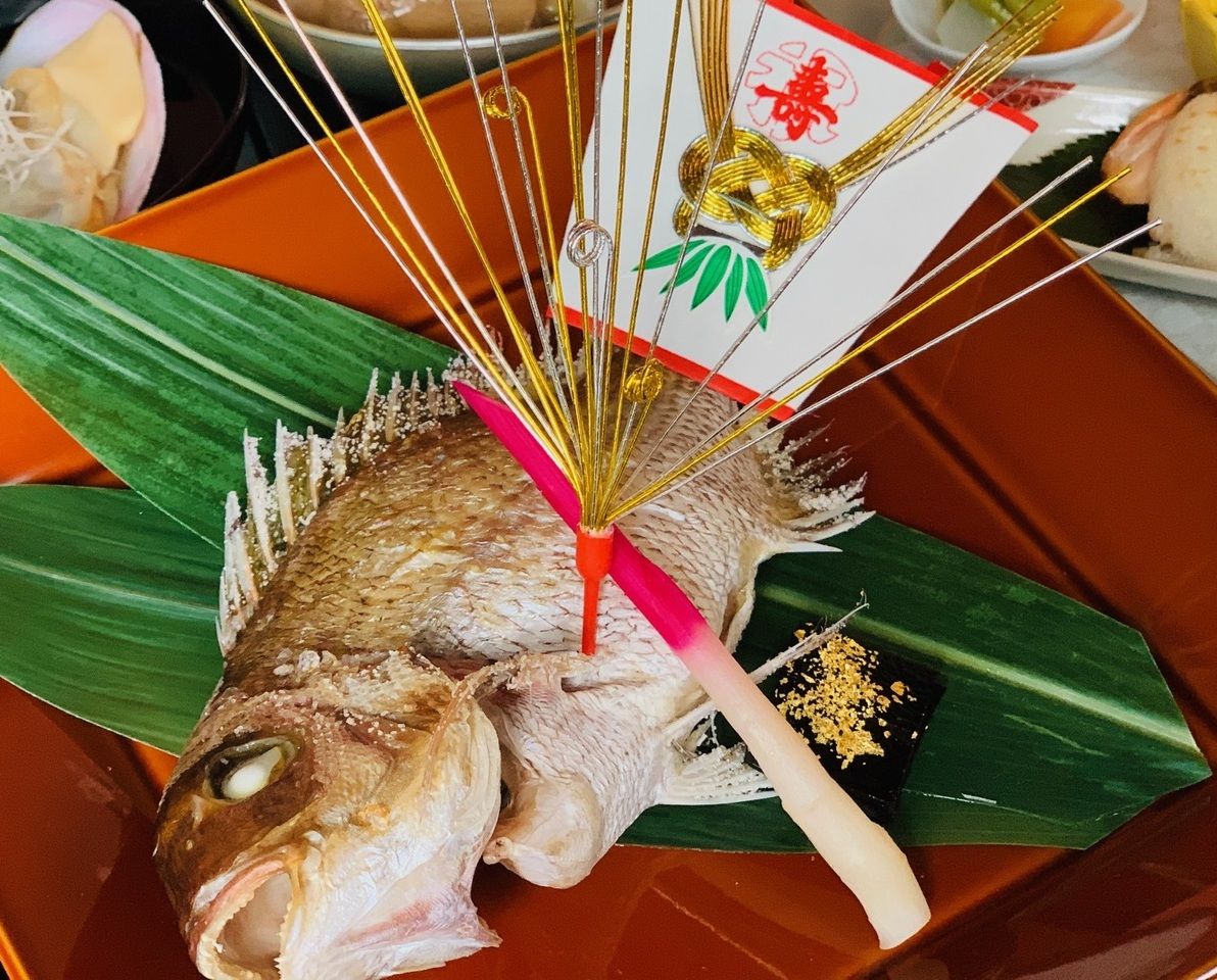 ＜全包间＞【寿庆贺套餐】「『庆贺鲷鱼美容烤肉』『福仓鲍鱼』『鸭子吉布尼』等共8道菜品」