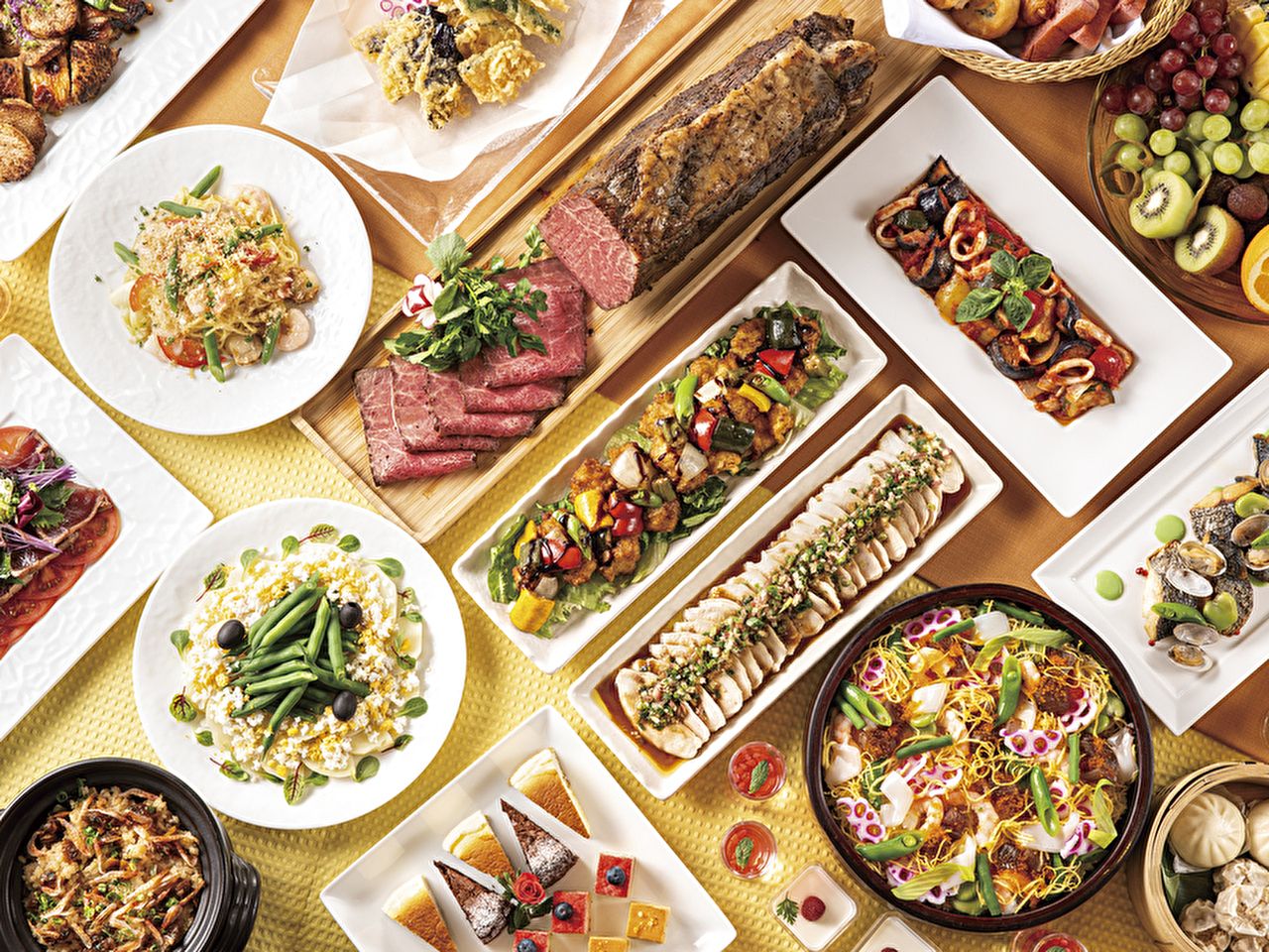 [Weekday Lunch Buffet for Adults/No Time Limit] Low-temperature cooked roast beef and freshly fried tempura are all-you-can-eat