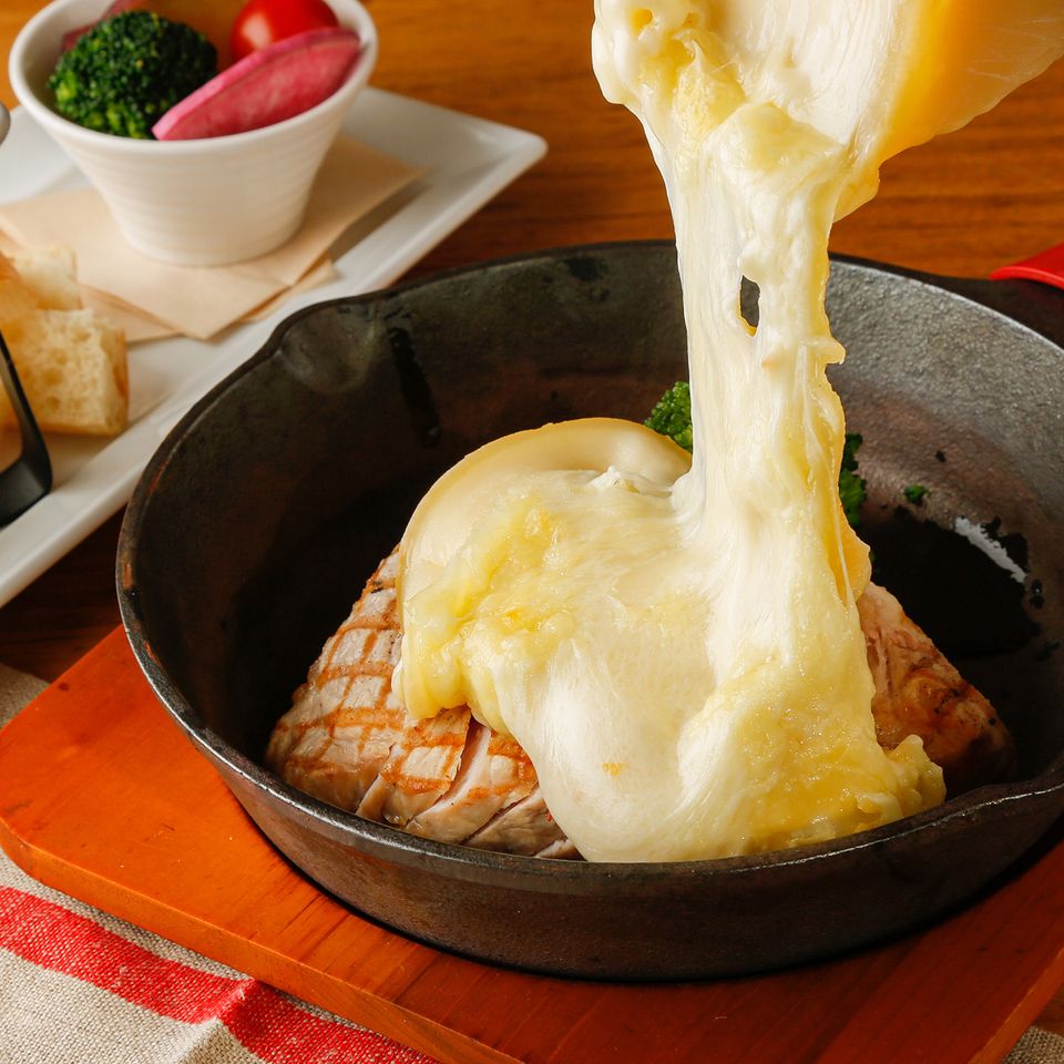【平日ポークランチコース】お得なセットドリンク＆食後の珈琲or紅茶付き～ポークグリル＆ラクレットをメインにチーズを楽しむ全5品～