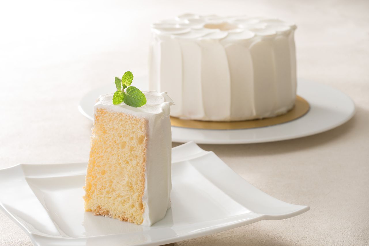 Whole chiffon cake ( takeout)
