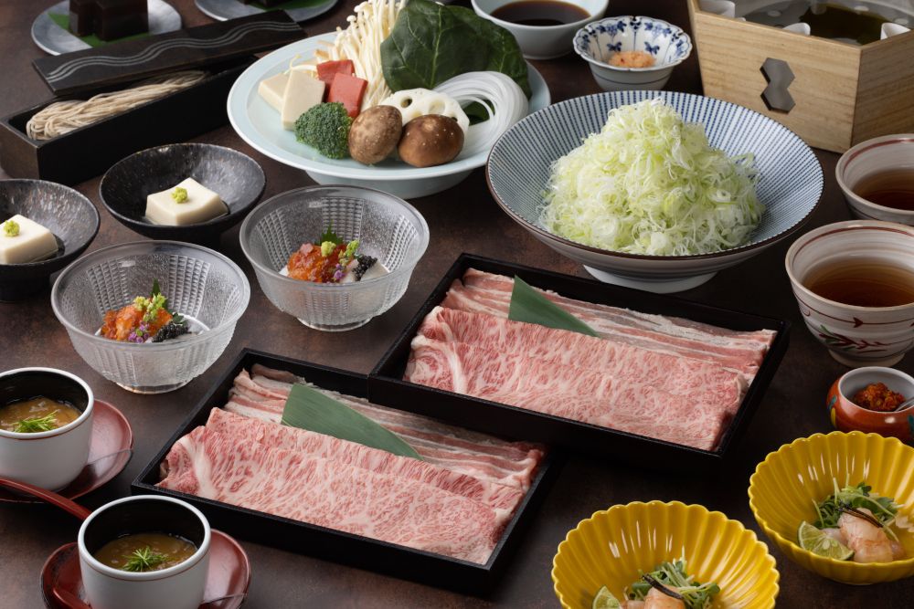 [Lunch: Specially selected pork and Wagyu beef sirloin] Dashi shabu kaiseki course "Suimei"