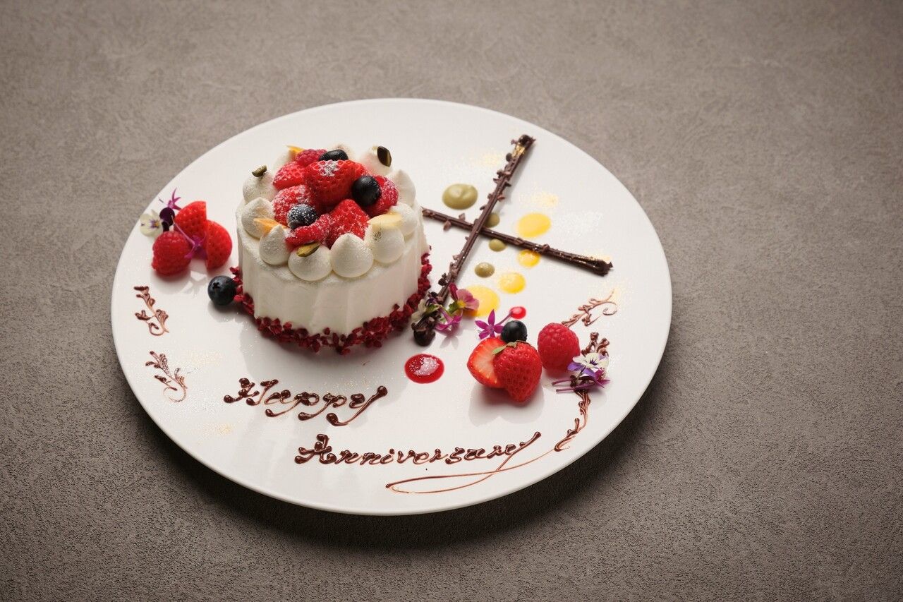 【Anniversary whole cake】Lunch course 'Shiokaze' + glass champagne