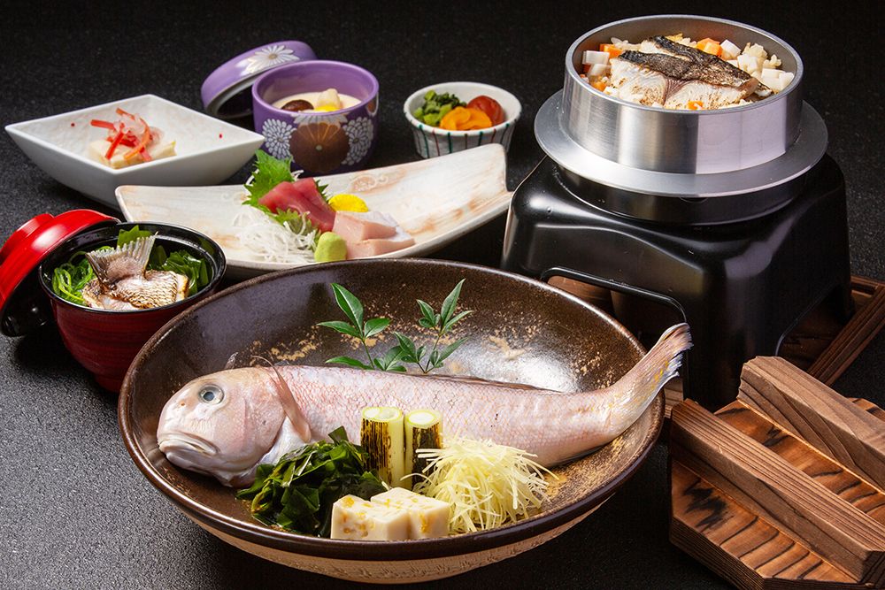 Seasonal fish and rice pot set meal