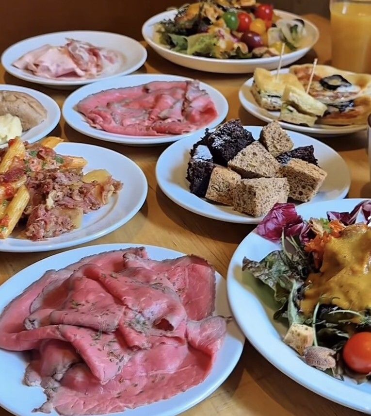 Roast beef lunch buffet (no main course)