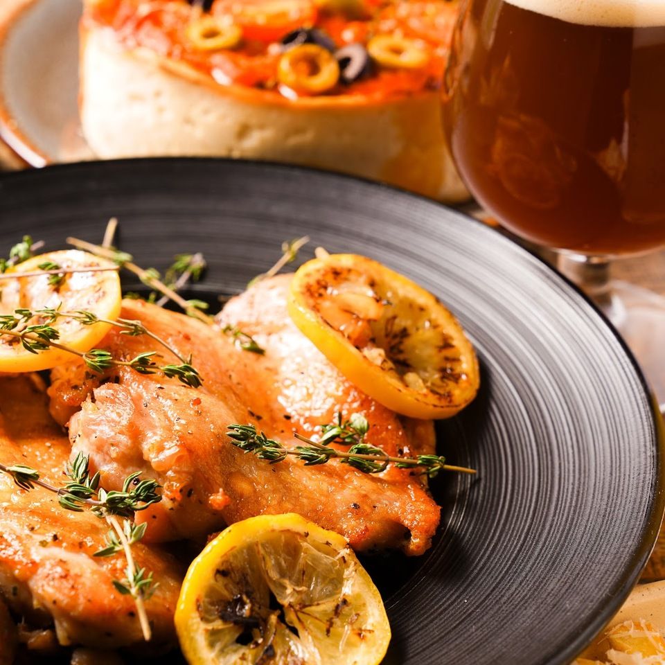 【2025忘年会】【2H飲み放題】(クラフトビール2種含ビール3種・スパークリングも) 旬野菜のサラダからシカゴピザまで！ブッチャーズコース...6,400yen 2名様~