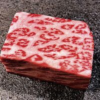 Furnace-style carefully selected Japanese black beef premium sirloin dinner course [Drinks included] (120g)