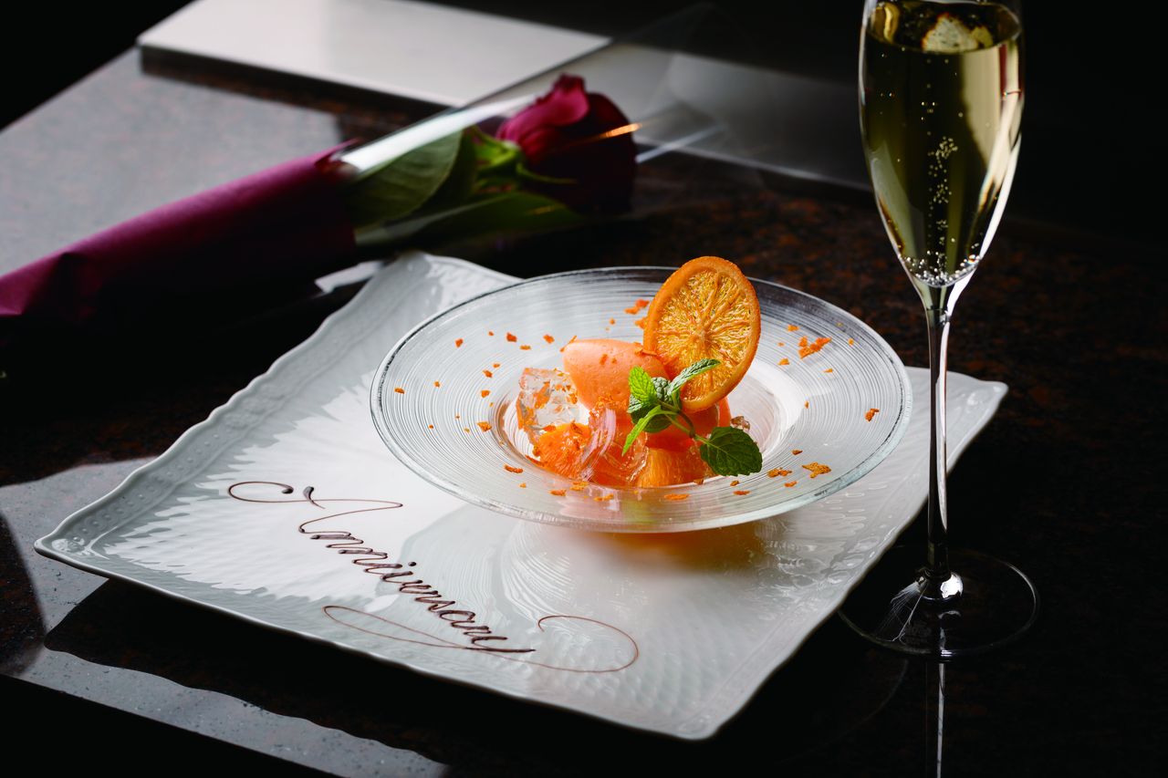 Anniversary Plan: 42,350 yen for 2 people (tax and service charge included)