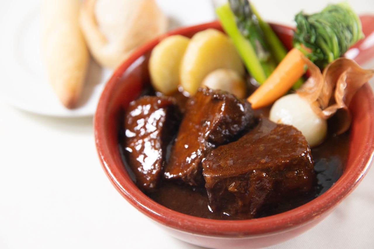 ビーフシチュー＋サラダビュッフェ