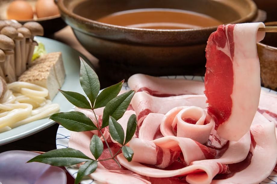 野豬火鍋套餐（極品）{上等裡肌肉+鹽烤野豬肉}