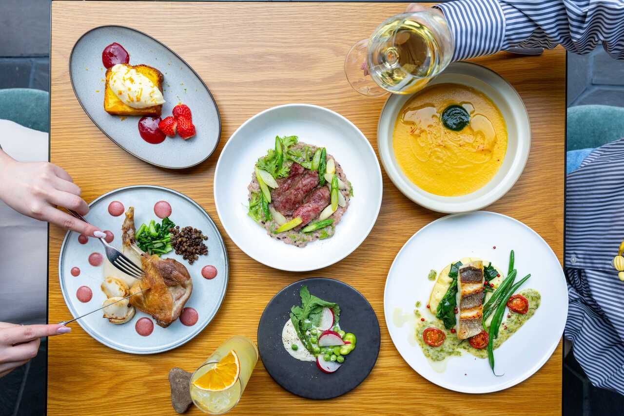 คอร์สอาหารกลางวัน + เครื่องดื่ม 2 แก้ว