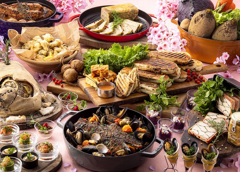 주말 및 공휴일 점심 뷔페