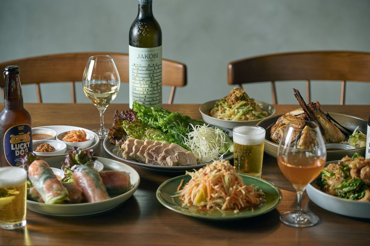 Dinner: 2 hours of all-you-can-drink included! Bunkyo Shokudo full course with 10 dishes