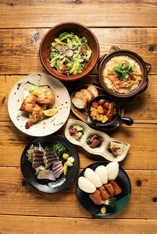 [5,500 yen course] Packed with specialties! 9 dishes in total with 2.5 hours of all-you-can-drink!