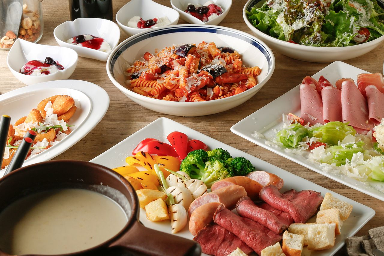 If you get lost, this is it! Very popular ♪ You can taste cheese dishes from all over the world in French raclette [8 dishes] Over 50 kinds of abundant 2.5 hours all-you-can-drink including 9 kinds of wine and sparkling from all over the world 4500 yen