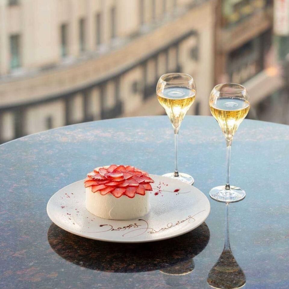 Lunch Anniversary【乾杯スパークリングワイン xアニバーサリーケーキ付】新緑深まる季節の前菜＋メインが選べるコース全4品