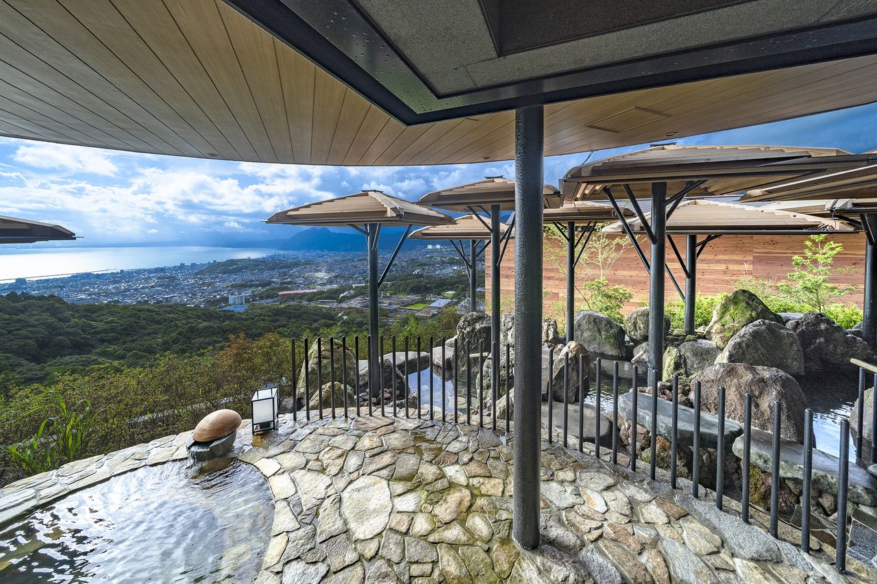 [Omakase Lunch Course with Onsen]