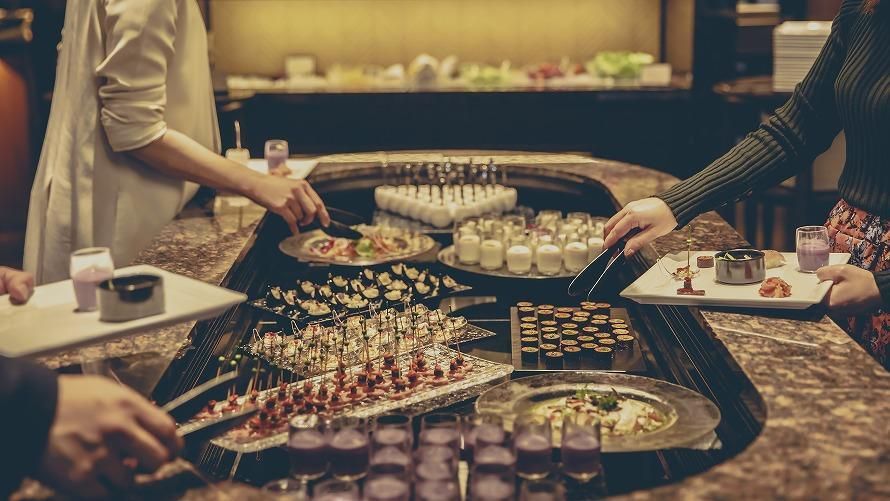 年末年始／ランチブッフェ／時間無制限／グラススパークリング