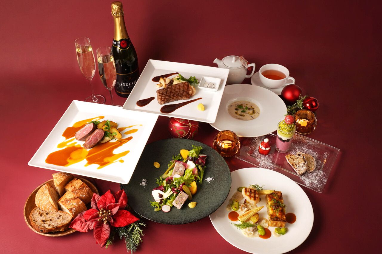 Christmas Course — 5-course meal with a choice of main dish + a glass of sparkling wine