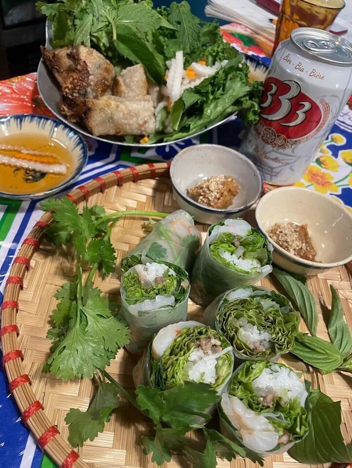 Standard Vietnam (10 dishes including appetizer, main course and dessert)