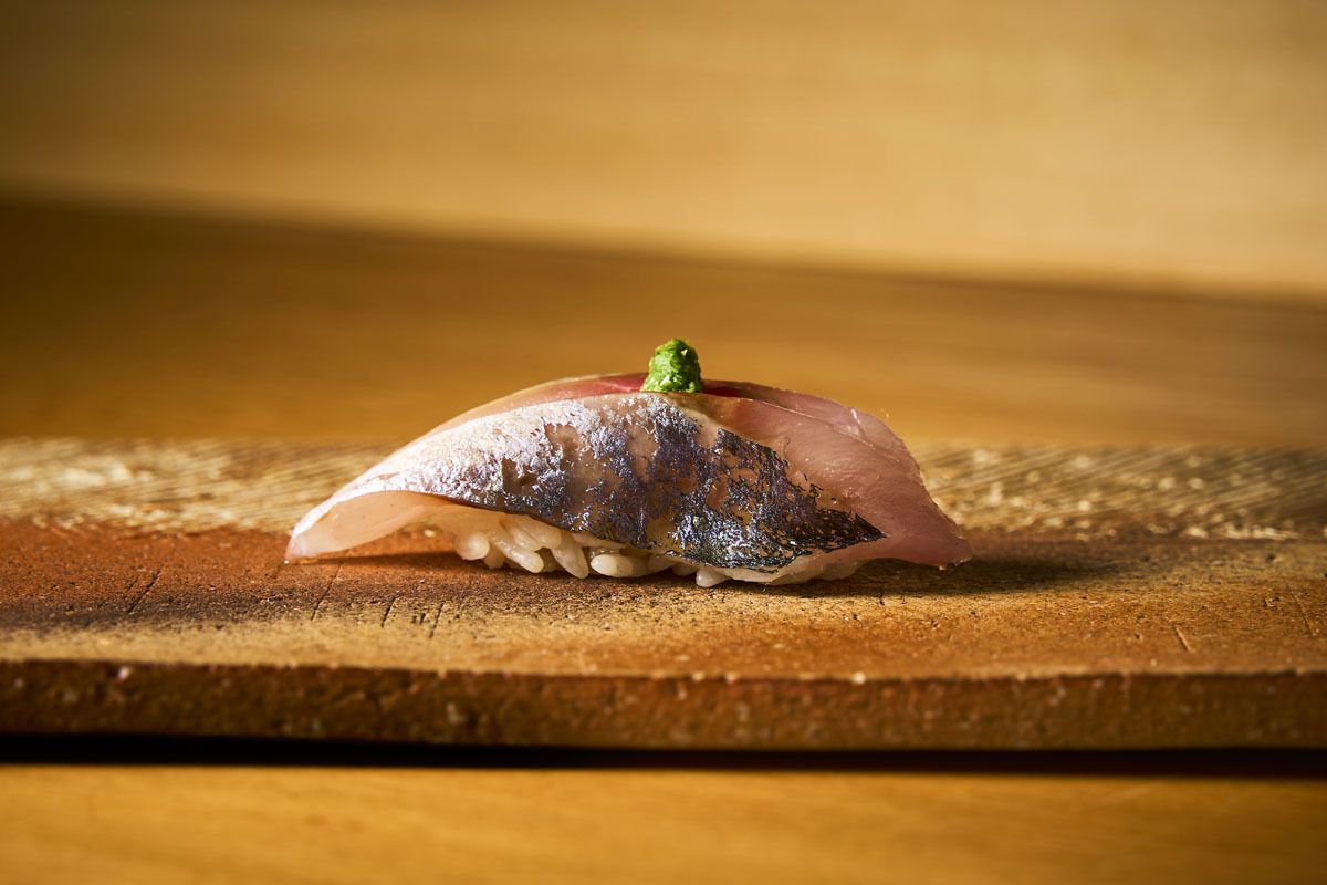 [Includes Matcha in the tea room] 15-piece sushi OMAKASE course
