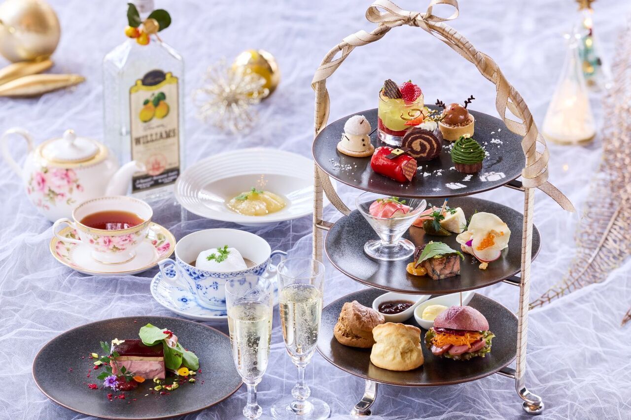 Xmasスペシャリテ＆洋梨のフランベ付きアフタヌーンティーセット