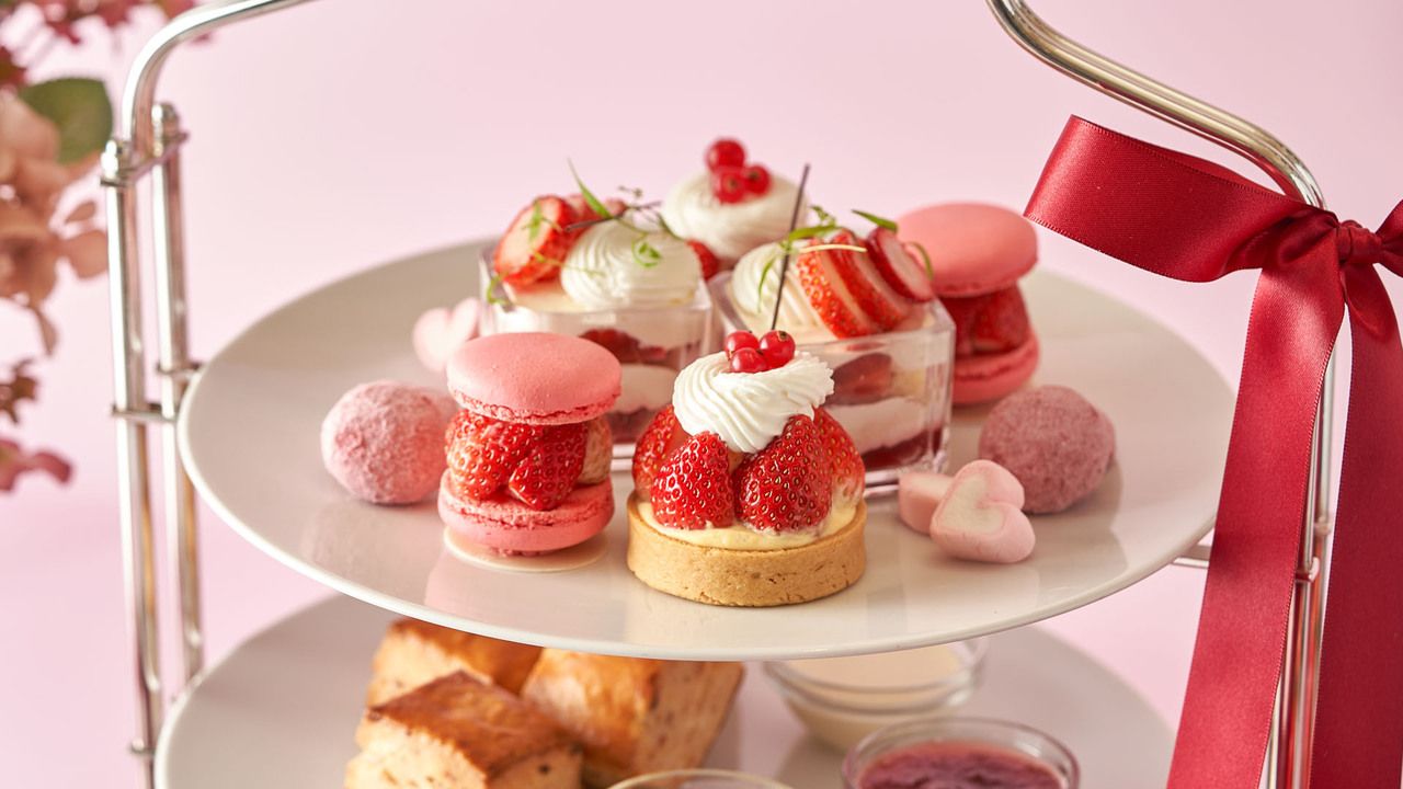 【Strawberry Afternoon Tea】カフェおかわり自由！シーズナルドリンク付き