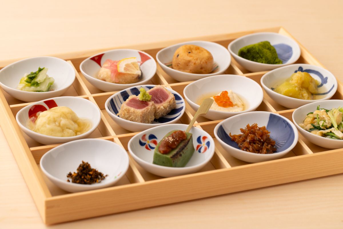 【平日ランチ 予約限定】旬を少しずつ、贅沢に。12品おばんざい御膳
