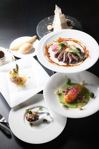 年末年始　11日間限定　割引き価格　乾杯ドリンク付き全7品ケヤキランチコース