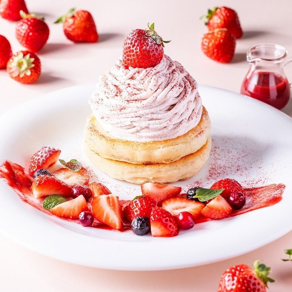 [Strawberry Fair Lunch Set] A plan that includes a salad buffet, drink bar, and mini strawberry pancakes, perfect for moms' meetings and girls' get-togethers.