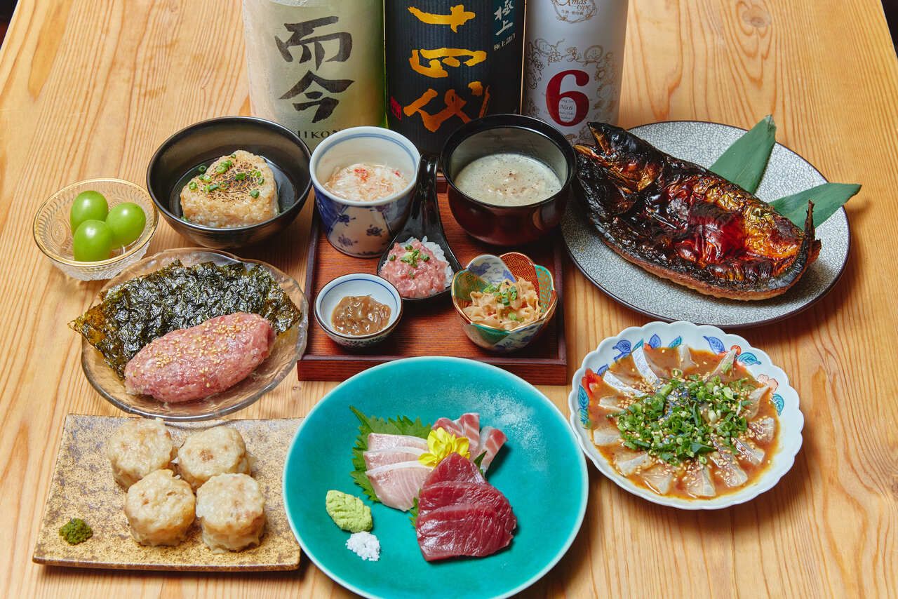 五道時令開胃菜和五道主廚精選菜餚 *不含暢飲