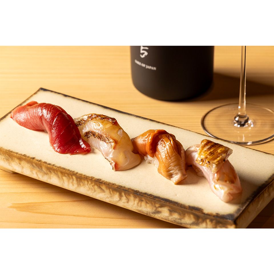 (Lunch) Nigiri course with champagne Free flow (90 Mins.)