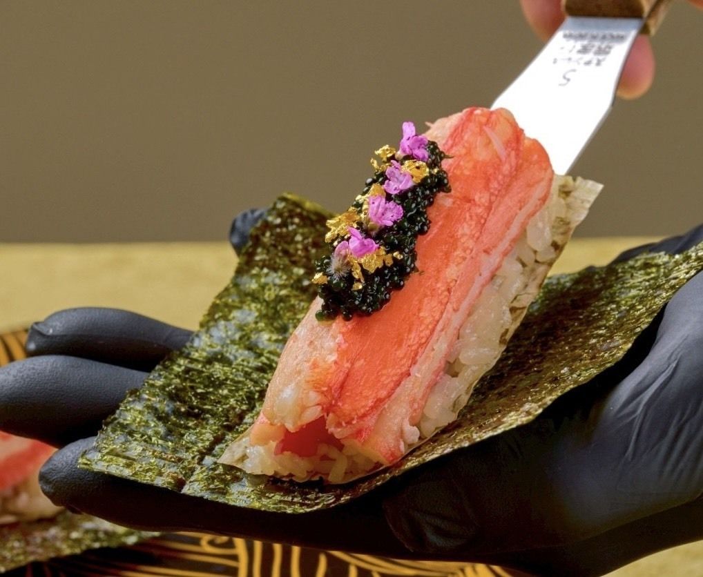 Private room guaranteed [Ushimitsu Ebisu Main Branch 9th Anniversary Course] "Crab Yukhoe Dog with Selected Wagyu Beef," "Brioche Cutlet Sandwich with Wagyu Beef Fillet," and six carefully selected grilled dishes, including the grilled specialty "Grilled Fillet and Sweet Shrimp with Salt and Green Onions."