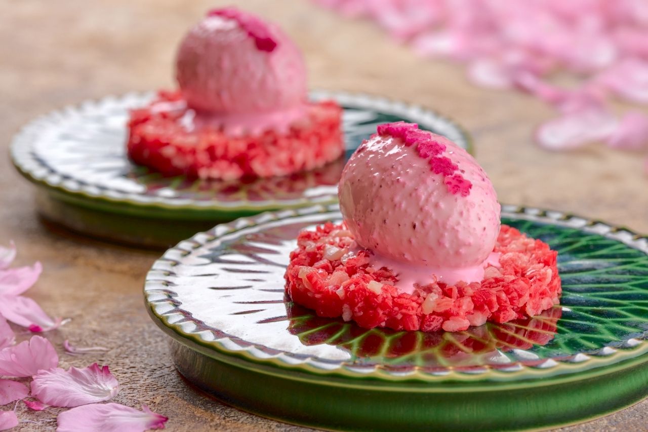 個室確約　春の【新宿うしみつ開店記念コース】新宿うしみつの開店を記念したコースです。和牛の蟹いくらユッケドッグ、春のウフマヨユッケ、厳選ヒレ肉のブリオッシュサンドをご提供。