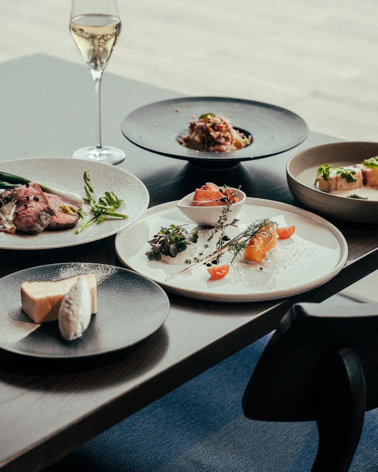 土日祝限定【Chef’s Seasonal Selection – Lunch＋プレミアムフリードリンク付き】5/1~