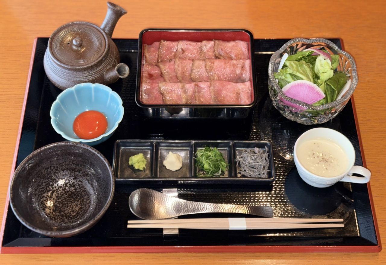 黒毛和牛ローストビーフ重