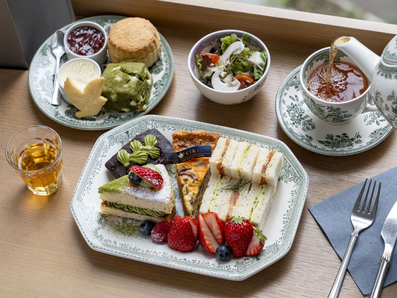 KIKI's Afternoon Tea Set -Umeda Style- [Strawberry Thief in the Fresh Greenery] (12:30 - 13:50)