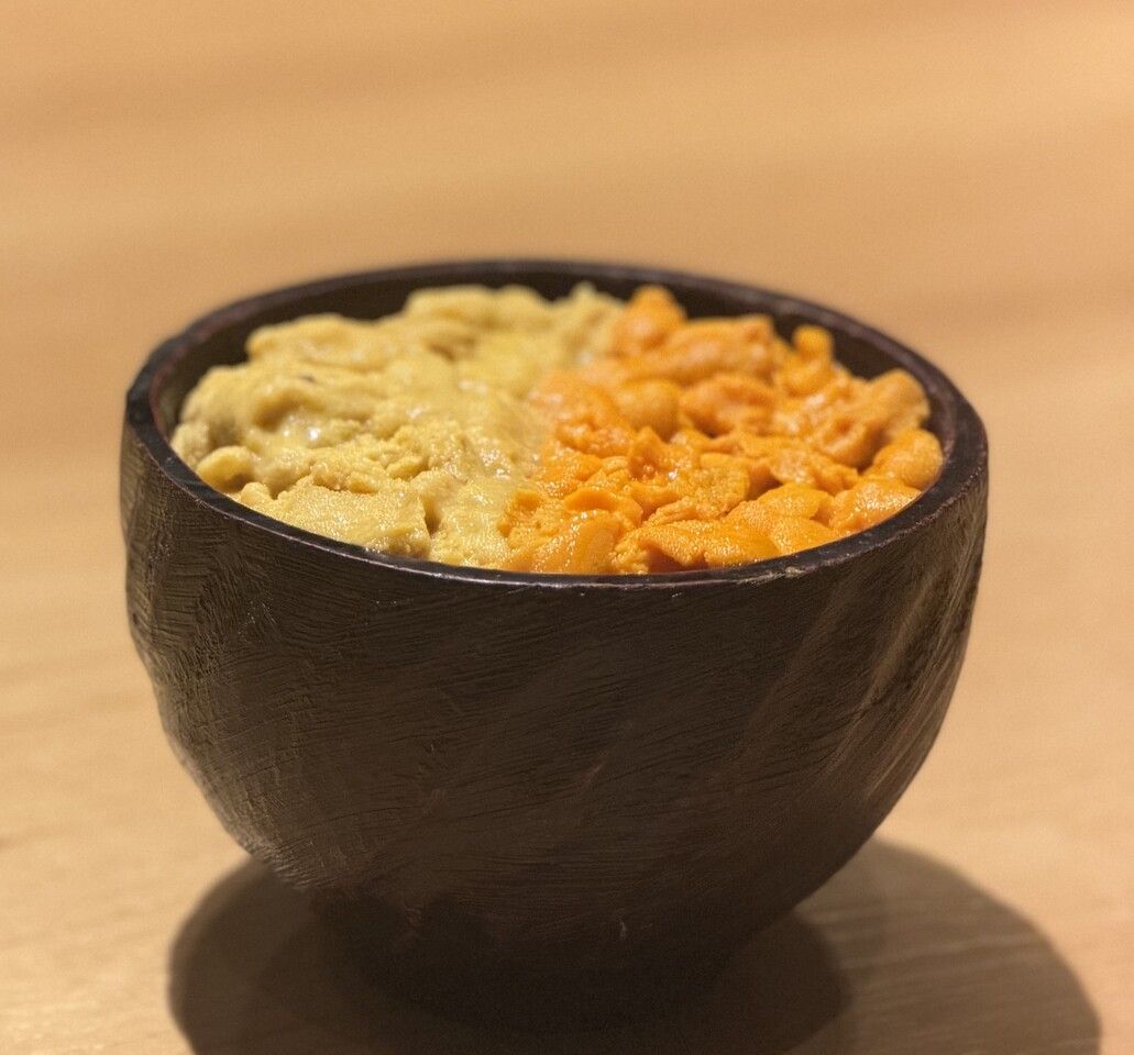Two-color sea urchin rice bowl (50g each of purple sea urchin and green sea urchin) [Choose your sea urchin rice bowl course] 'Limited time offer! June 8th to July 18th'