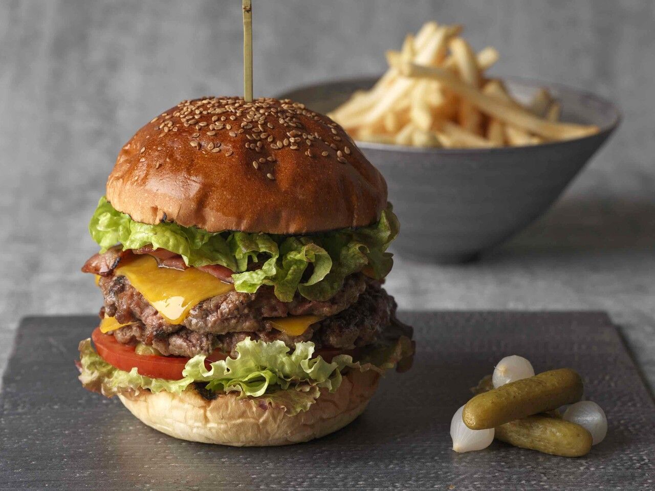 Available only after 6 PM | Choice of hamburger or sandwich + one drink