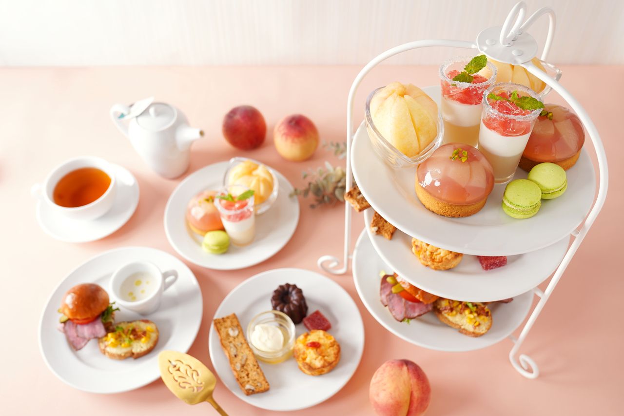 [Peach Afternoon Tea] Homemade scones, Ronnefeldt tea, etc.